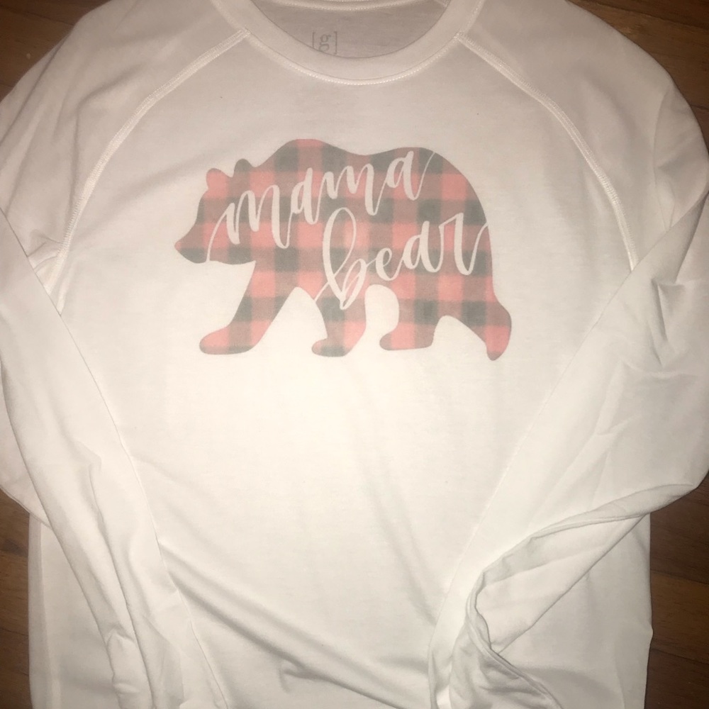 Vintage look mama bear long sleeve. New!